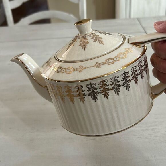SADLER Vintage English Teapot - Picture 7 of 7